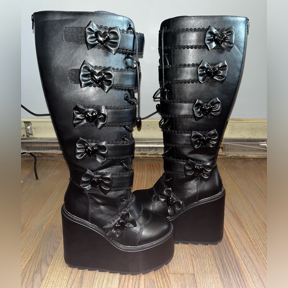 YRU Monster High Dune Elissa Bat Platforms